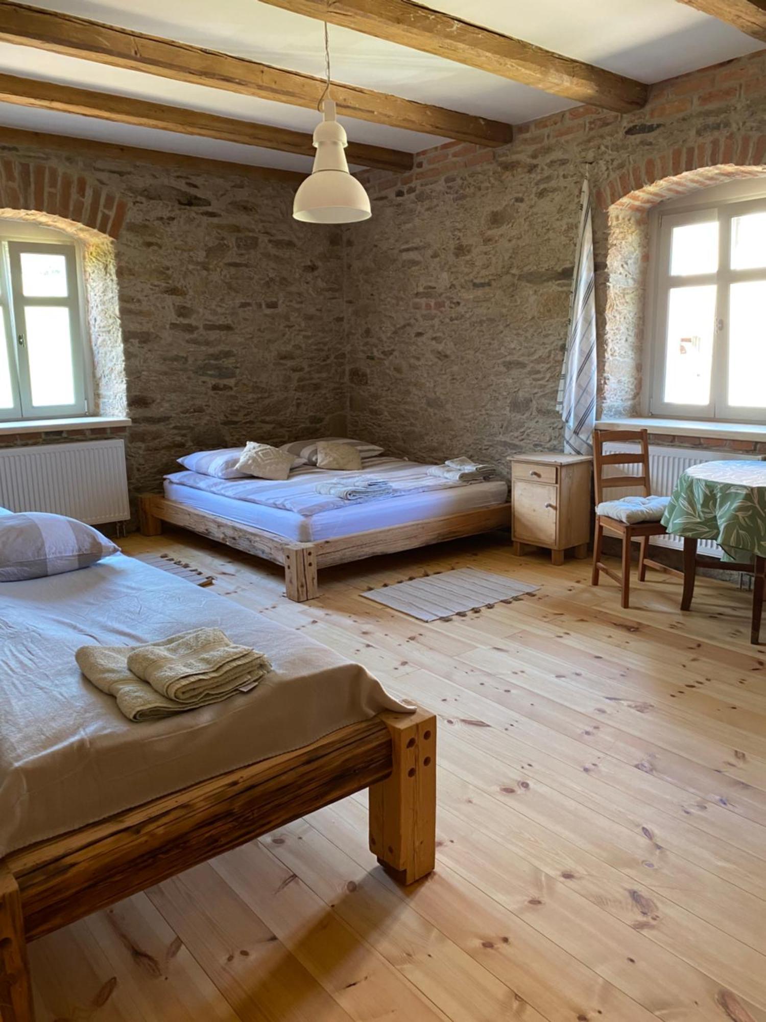 Dom Piwowara Hotell Leśna Eksteriør bilde